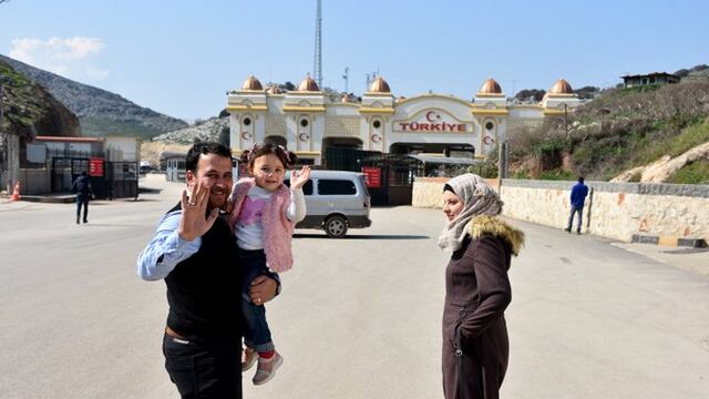 Abdalla Mohamed posa con su hija Salwa