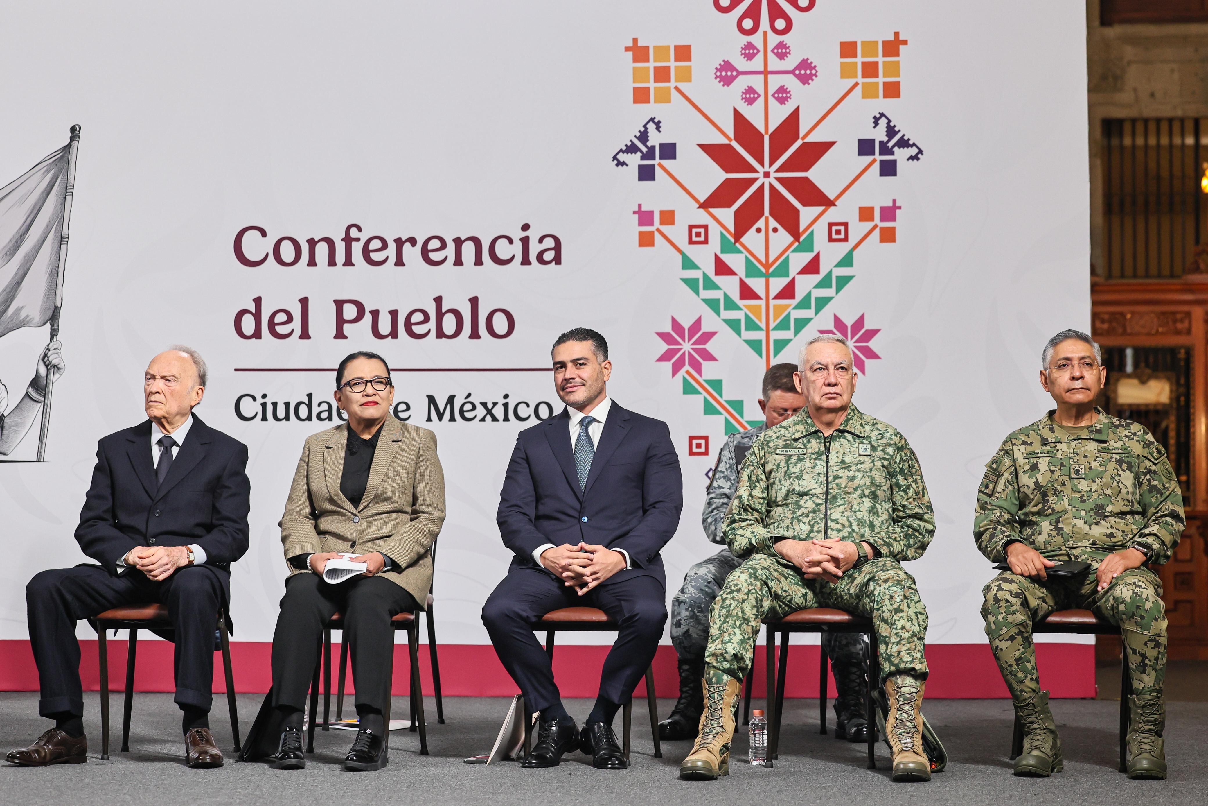Rosa Icela anuncia apoyos en Oaxaca y Guerrero con Tianguis del Bienestar.