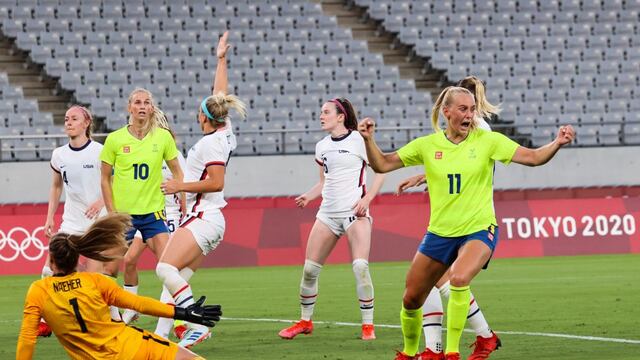 Suecia festeja su gol ante Estados Unidos