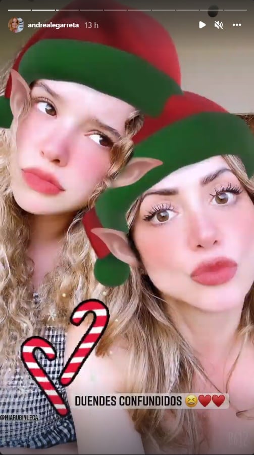 Andrea Legarreta y su hija como duendes