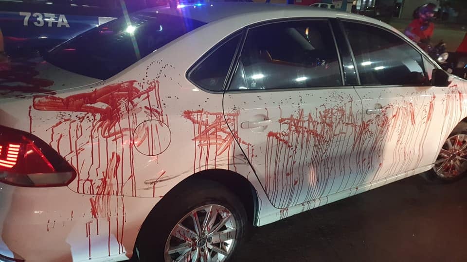 Carro lleno de sangre, apología del delito