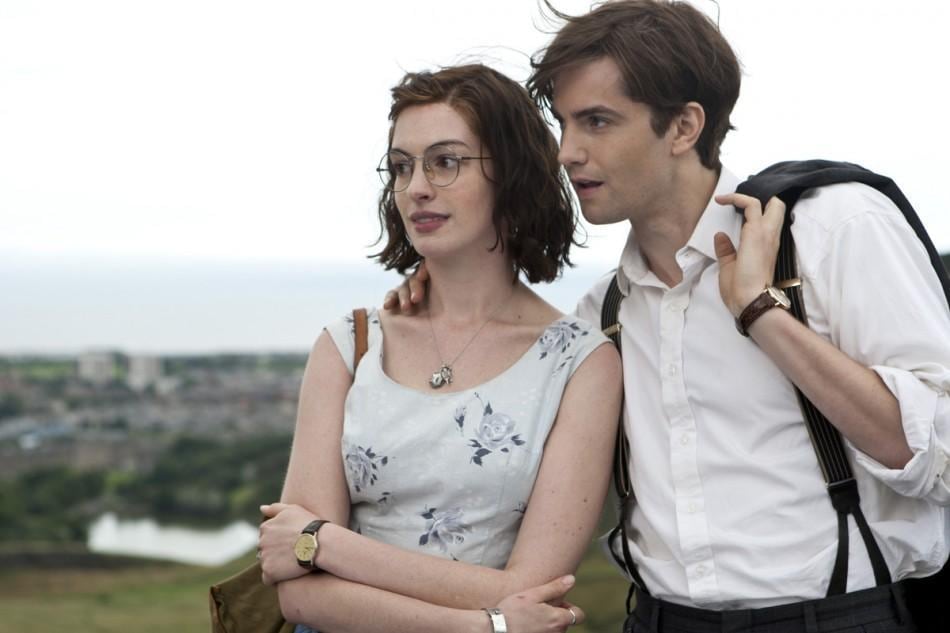 Anne Hathaway y Jim Sturgess en la película Siempre el mismo día