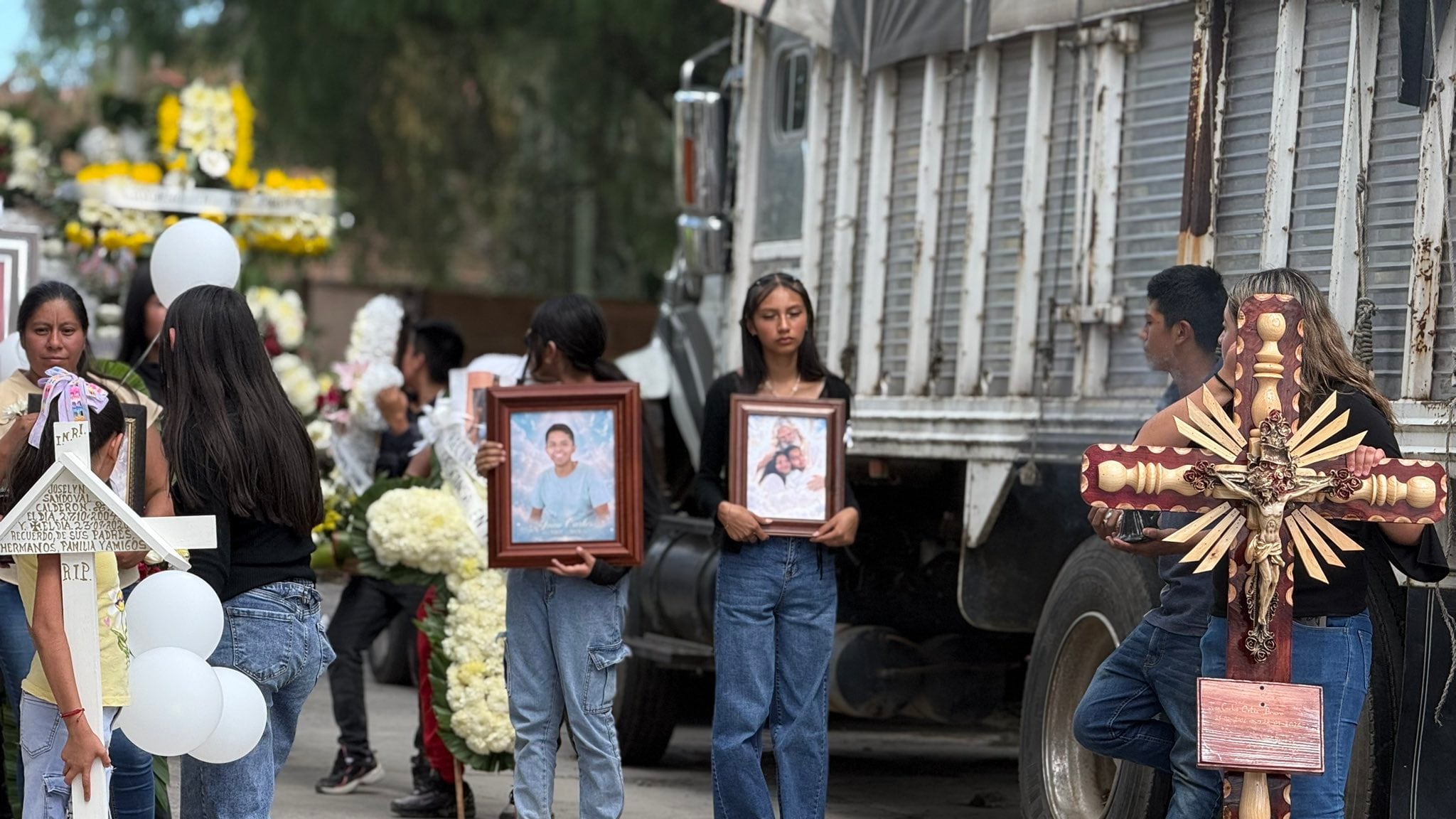 “Solo queremos paz”: habitantes de Otumba despiden a Joselyn Sandoval y Juan Carlos Ortiz