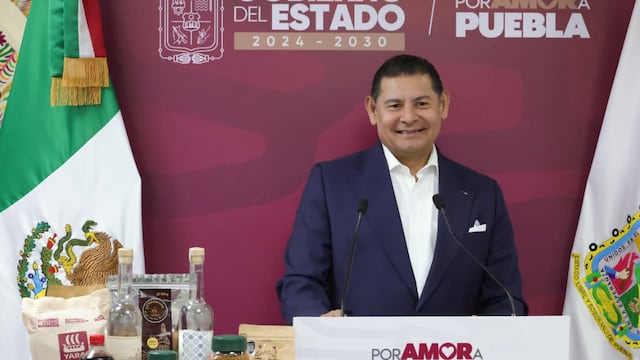 Puebla fortalece el campo con tractores, drones y apoyos para productores.