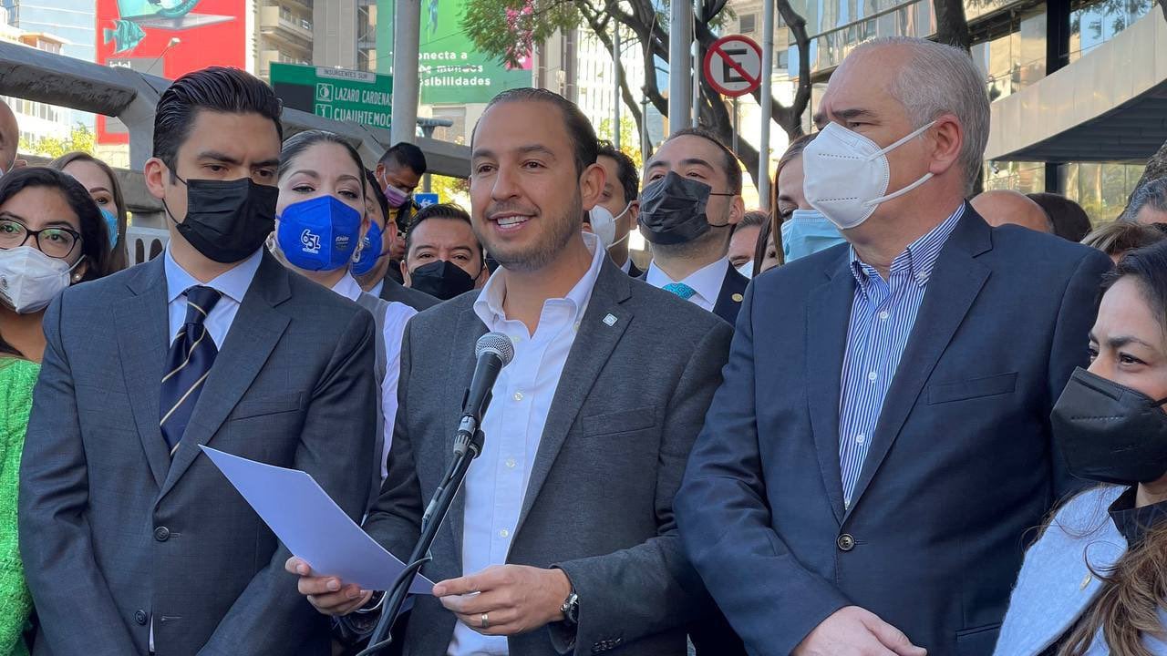 Ciclista grita panistas