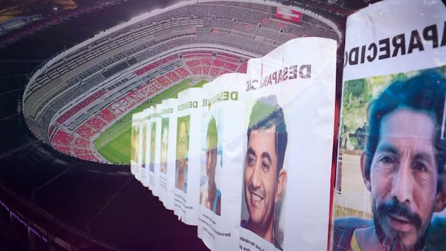 Familiares de personas desaparecidas marcharon a las afueras del Estadio Banorte