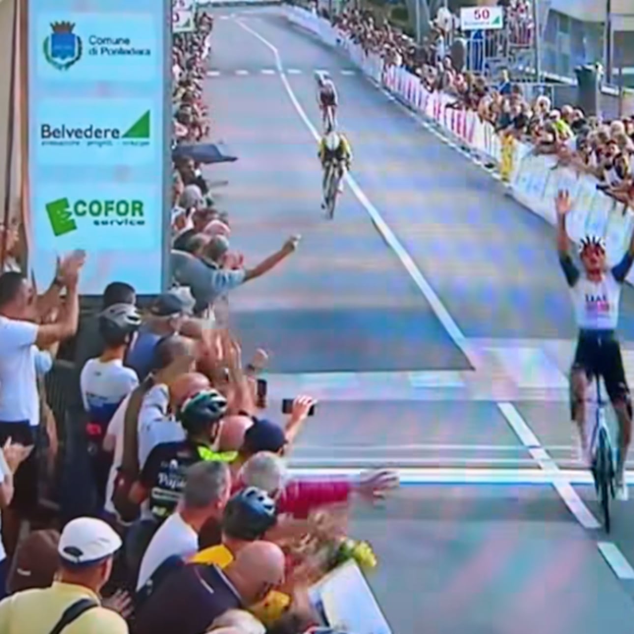 Del Toro sigue embistiendo en Italia