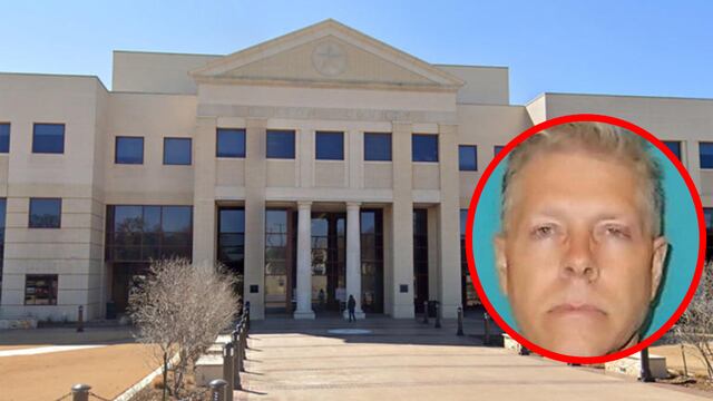 Pedófilo bebe un misterioso líquido y muere, mientras recibía sentencia