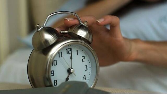 Hay días que el descanso no es suficiente y el universo te pide no salir de cama. ¿Cómo justificas tu falta en el trabajo? 