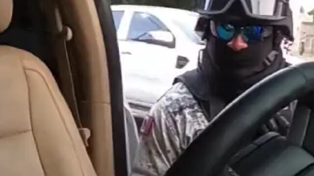 Agentes de la Guardia Nacional fueron cachados en video durante su movida, pues extorsionaron a un conductor en Jalisco.