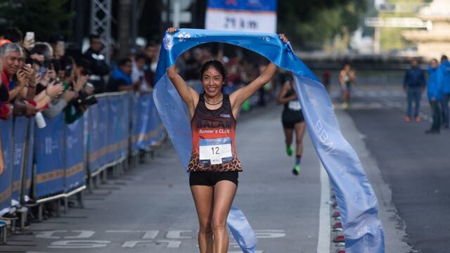 Corredora en la meta