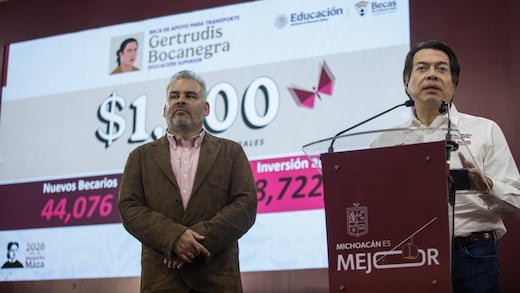 SEP entrega beca Gertrudis Bocanegra a 44 mil universitarios de Michoacán