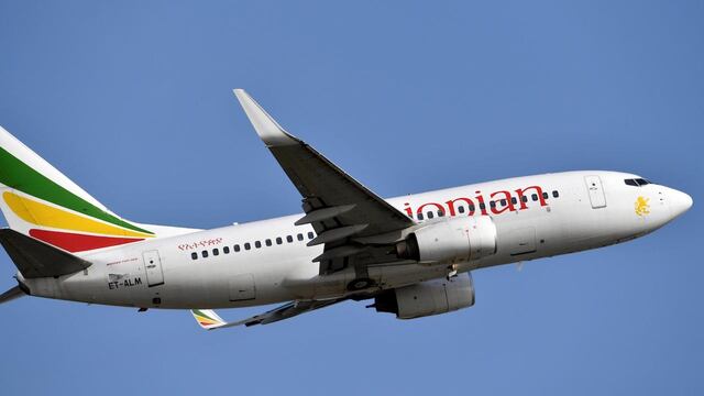 El hombre tocó a la menor de 15 años durante un vuelo de 3 horas