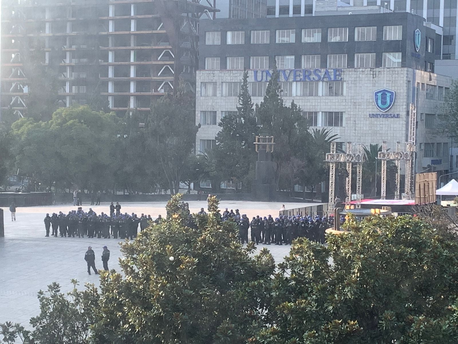 Elementos de la SSC están en Monumento a la Revolución por la marcha por el INE