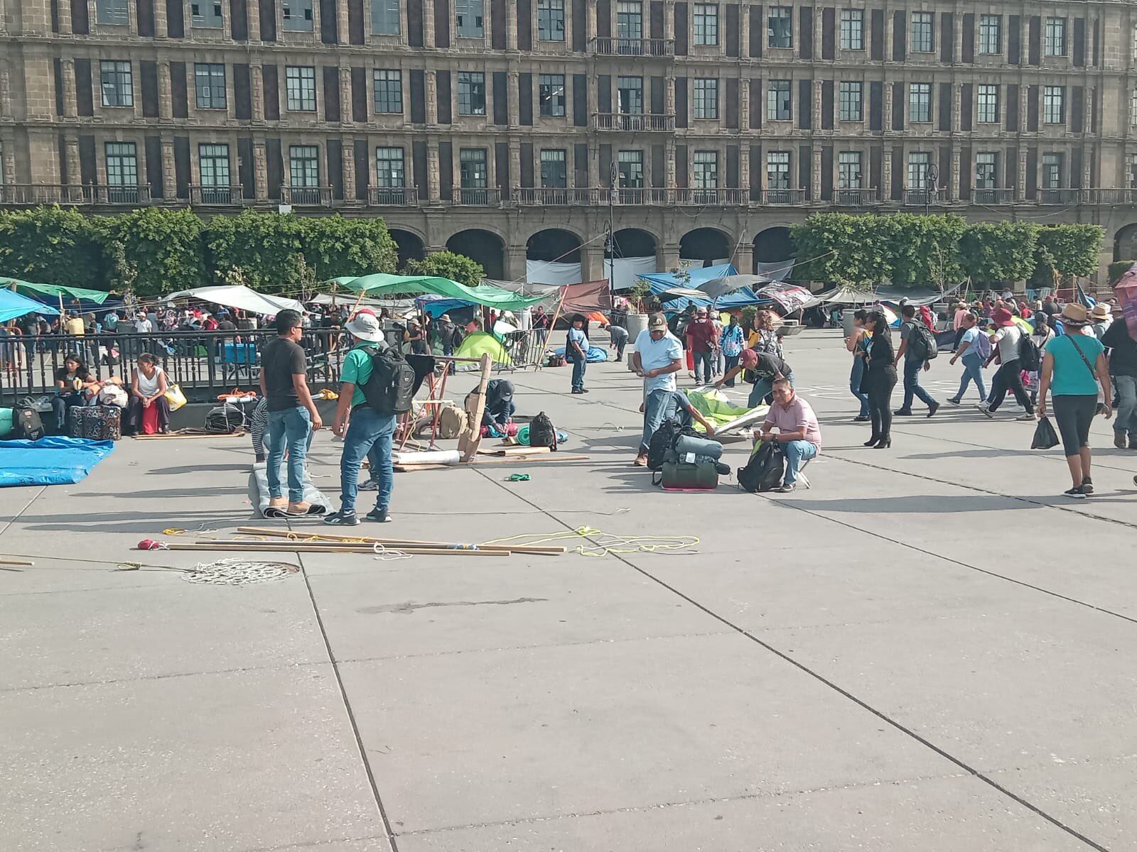 CNTE levanta plantón en el Zócalo de la CDMX