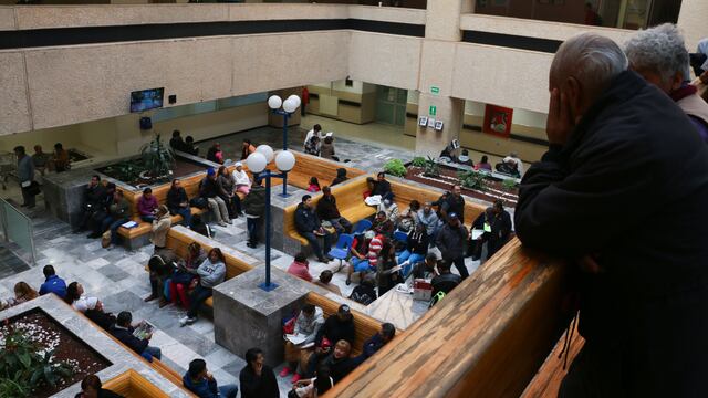 Sala de espera en el Centro Médico Nacional Siglo XXl del IMSS