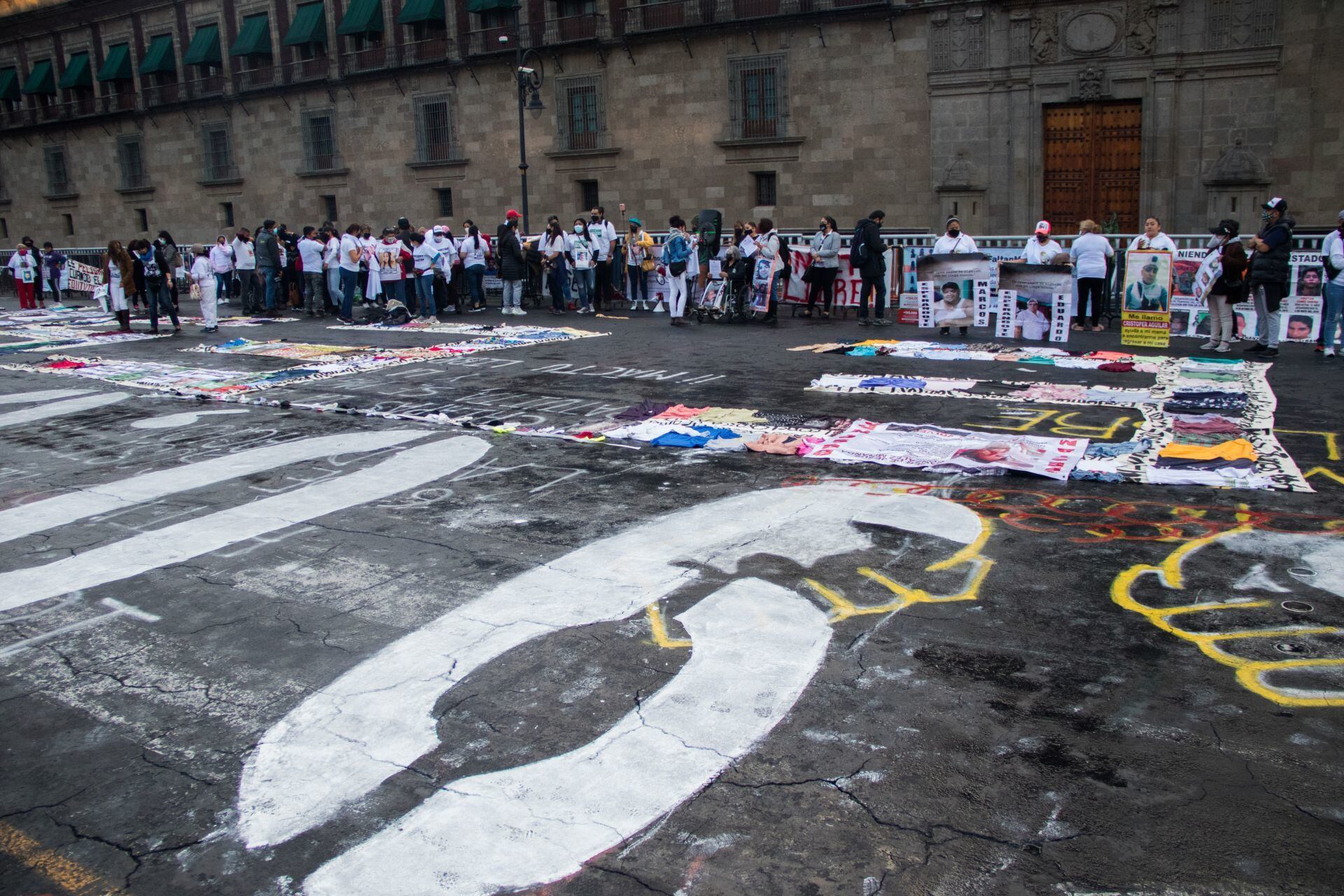 Manifestación frente a Palacio Nacional por desaparecidos