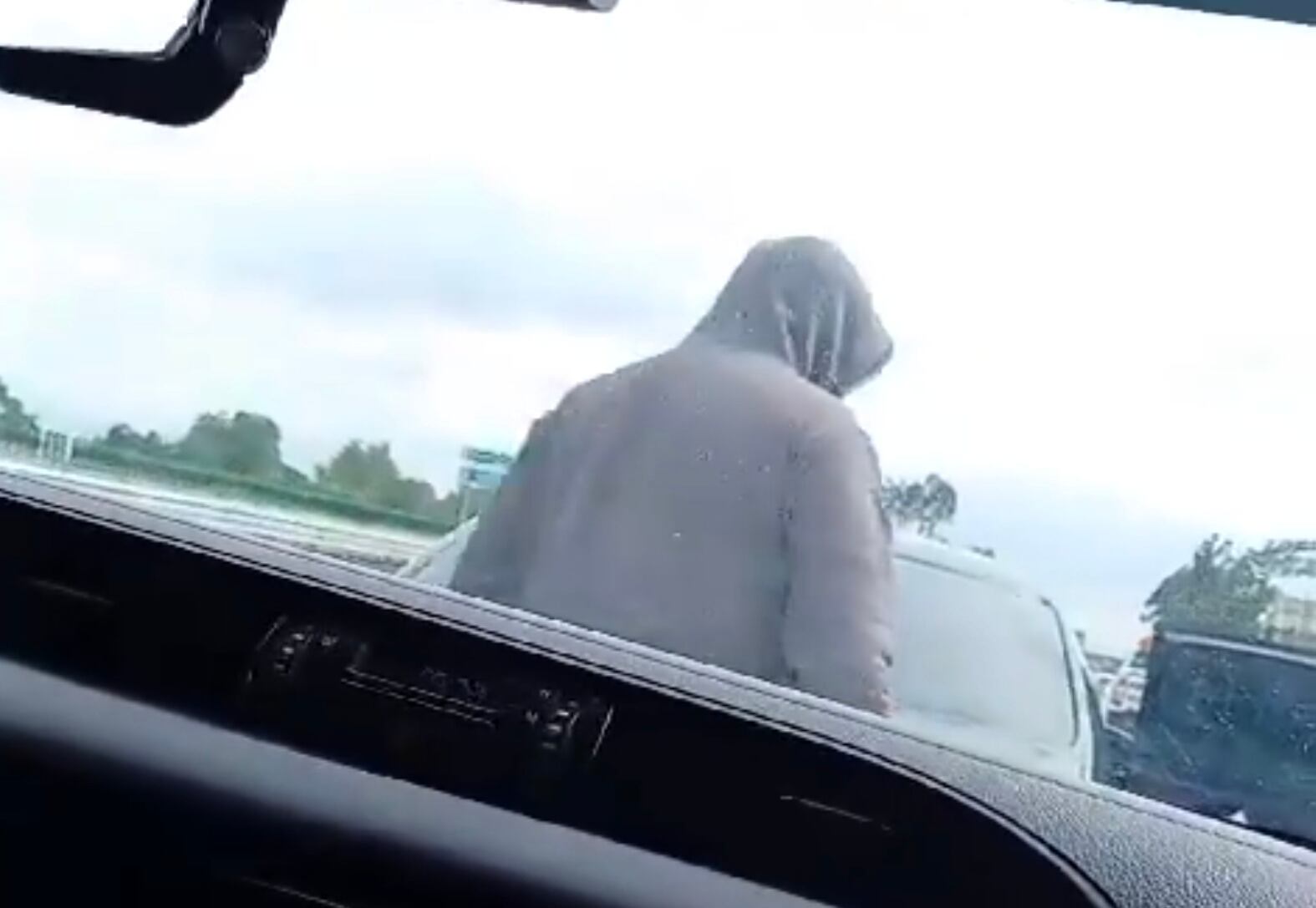 Carretera México-Pachuca: Balean a joven y queda registrado en desgarrador video
