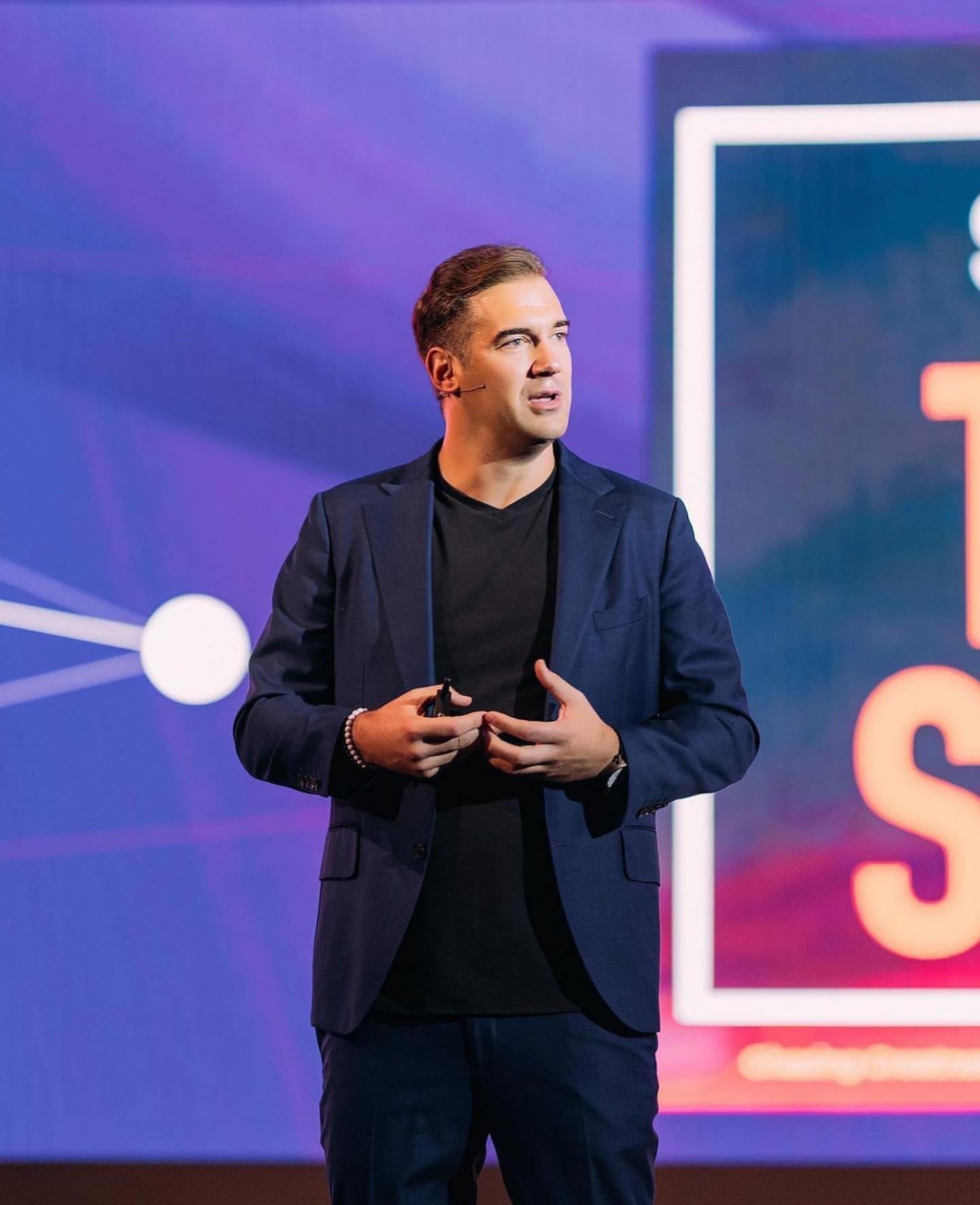 Lewis Howes, empresario y escritor.