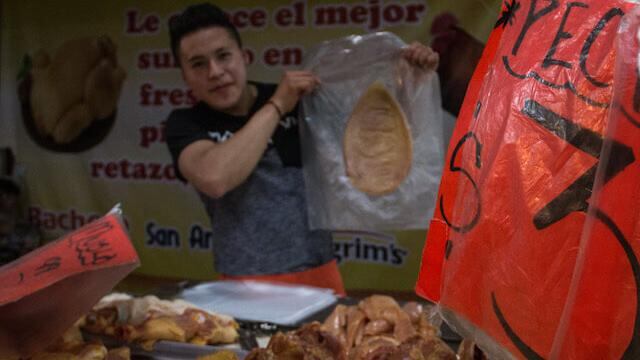 Kilo de pechuga de pollo cuesta 131 pesos en la CDMX