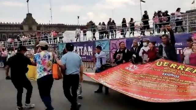 CNTE EXIGE A AMLO SALIR DE PALACIO NACIONAL PARA RECIBIR SU PLIEGO PETITORIO