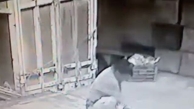 Hombre con cabeza humana en Central de Abasto de Puebla