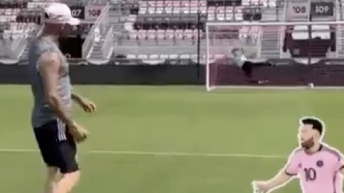 David Beckham le da unas clases a Lionel Messi de cómo cobrar tiros libres
