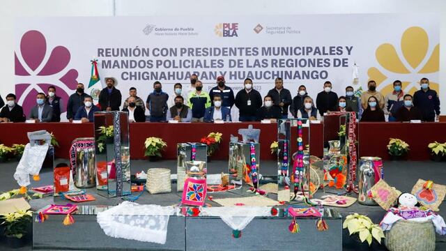 Sergio Salomón se reunió con presidentes municipales de Puebla y dijo que en el estado se aplica la ley.