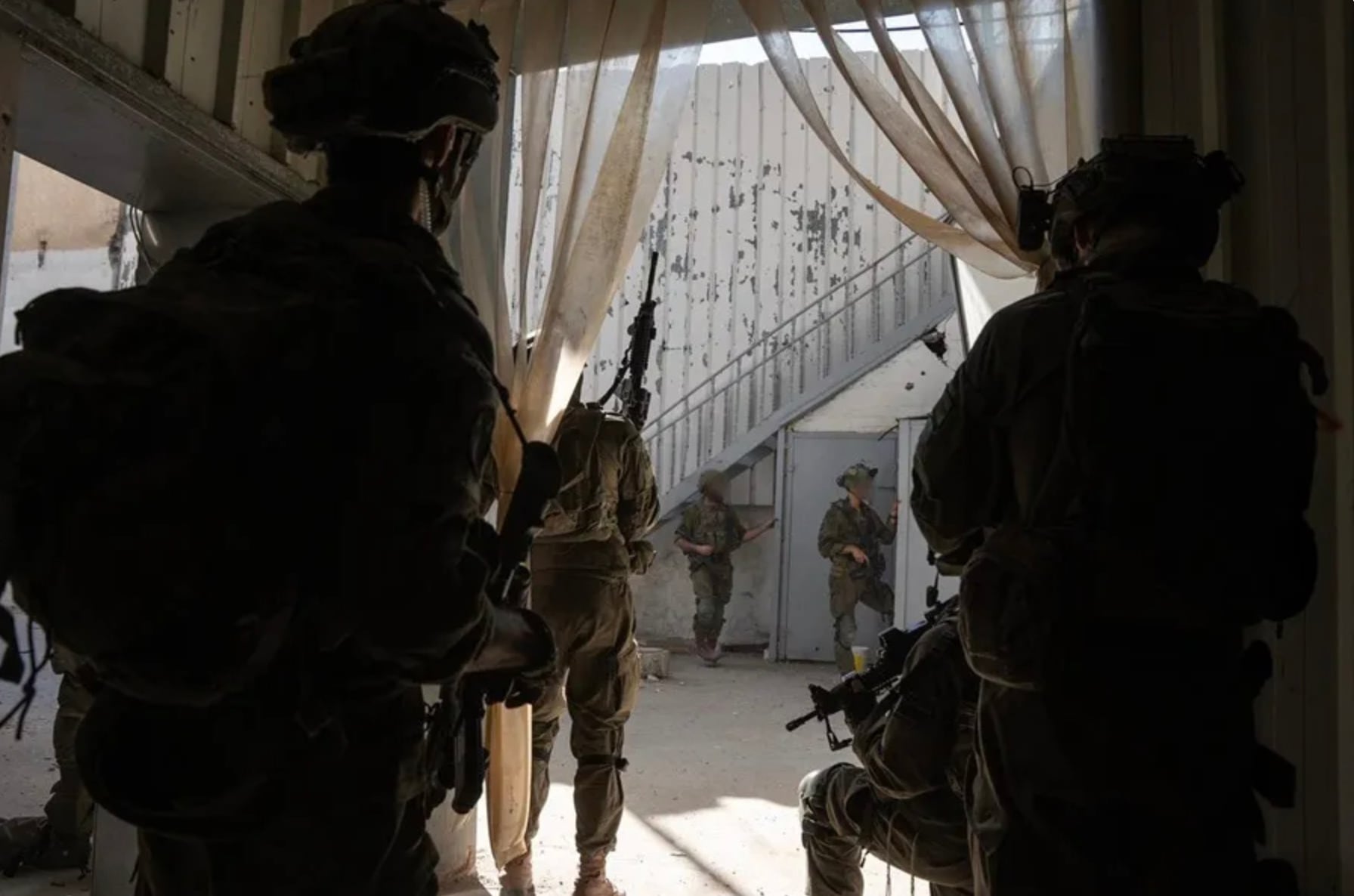 Operaciones de las tropas israelíes en el barrio de Shujaiya.