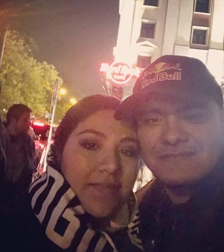 Aczino con su esposa Nancy.