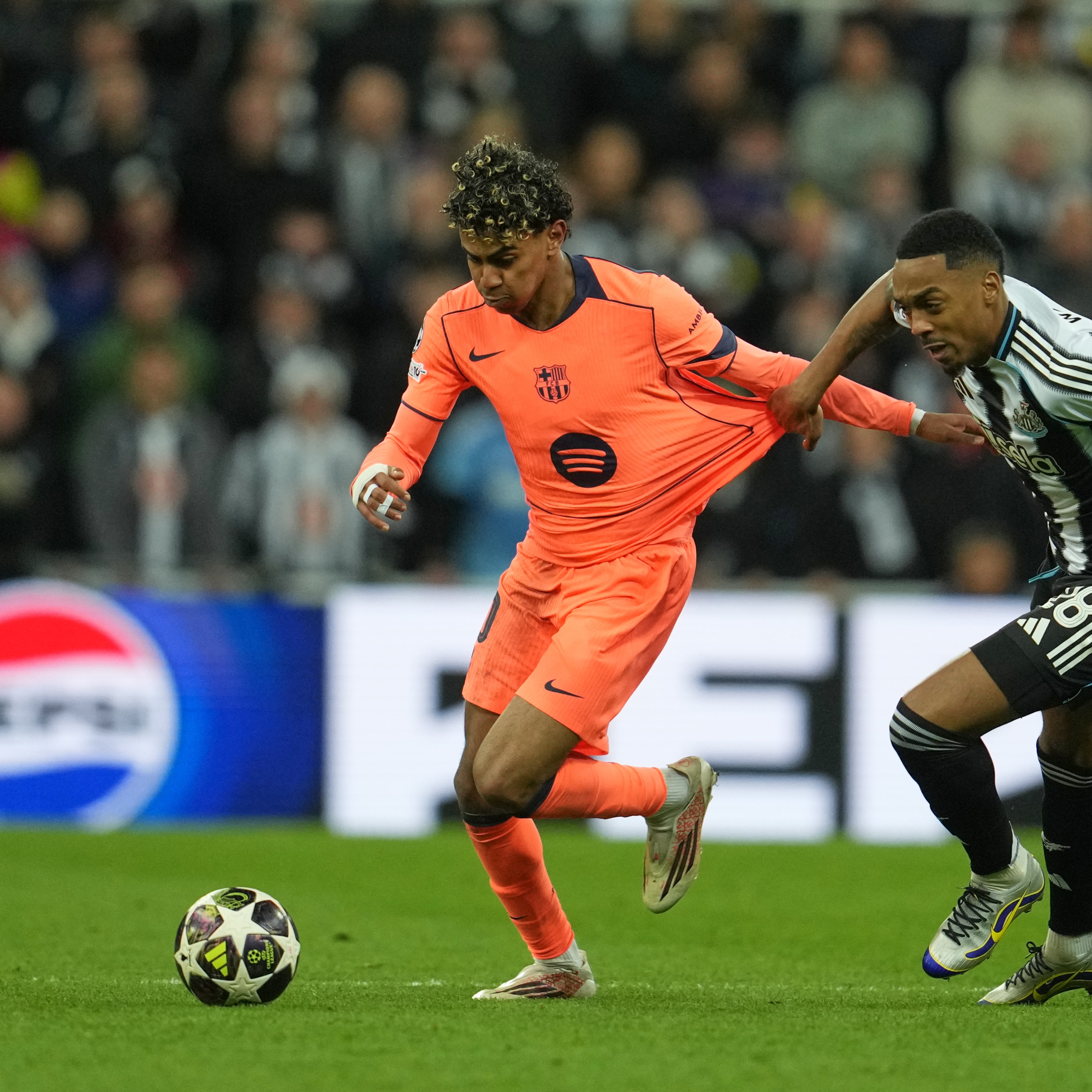 Barcelona rescata empate ante Newcastle en la ida de octavos de Champions League