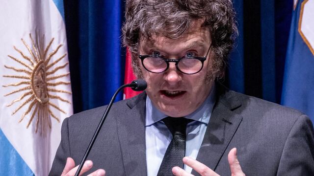 Javier Milei cobrará impuestos a extranjeros en universidades y hospitales