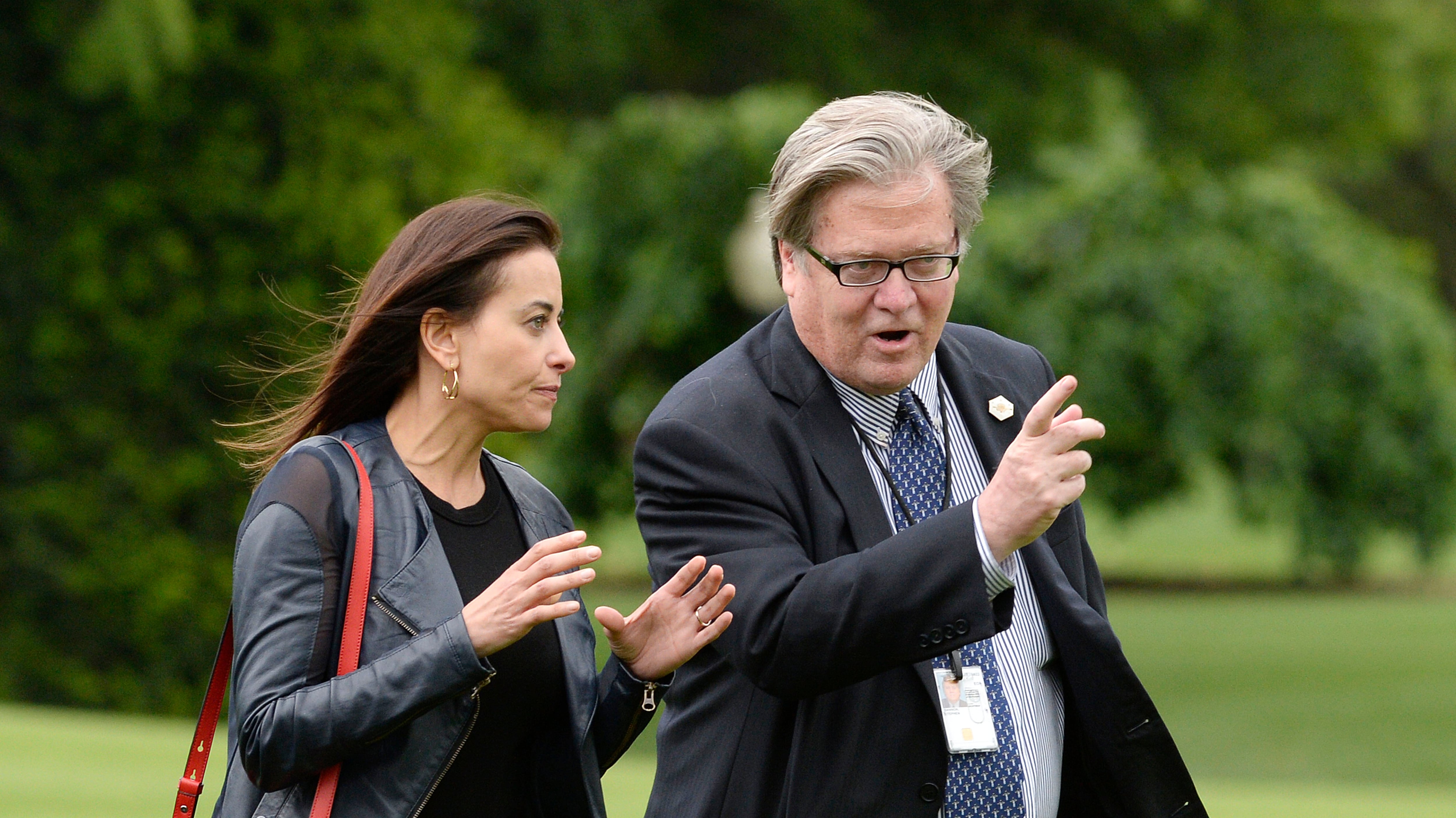 Por fraude en muro fronterizo detienen a Steve Bannon, exasesor de Donald Trump