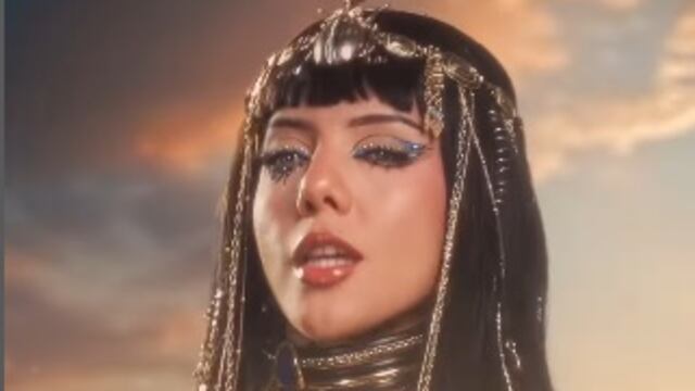 Doris Jocelyn en el trend Cleopatra de TikTok.
