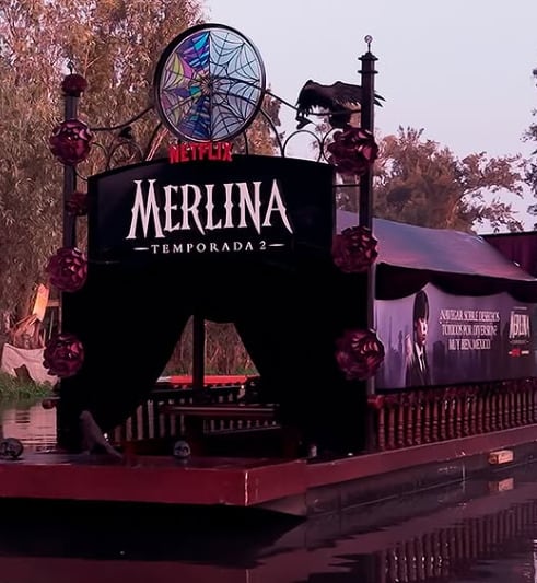 Trajinera de Merlina en Xochimilco