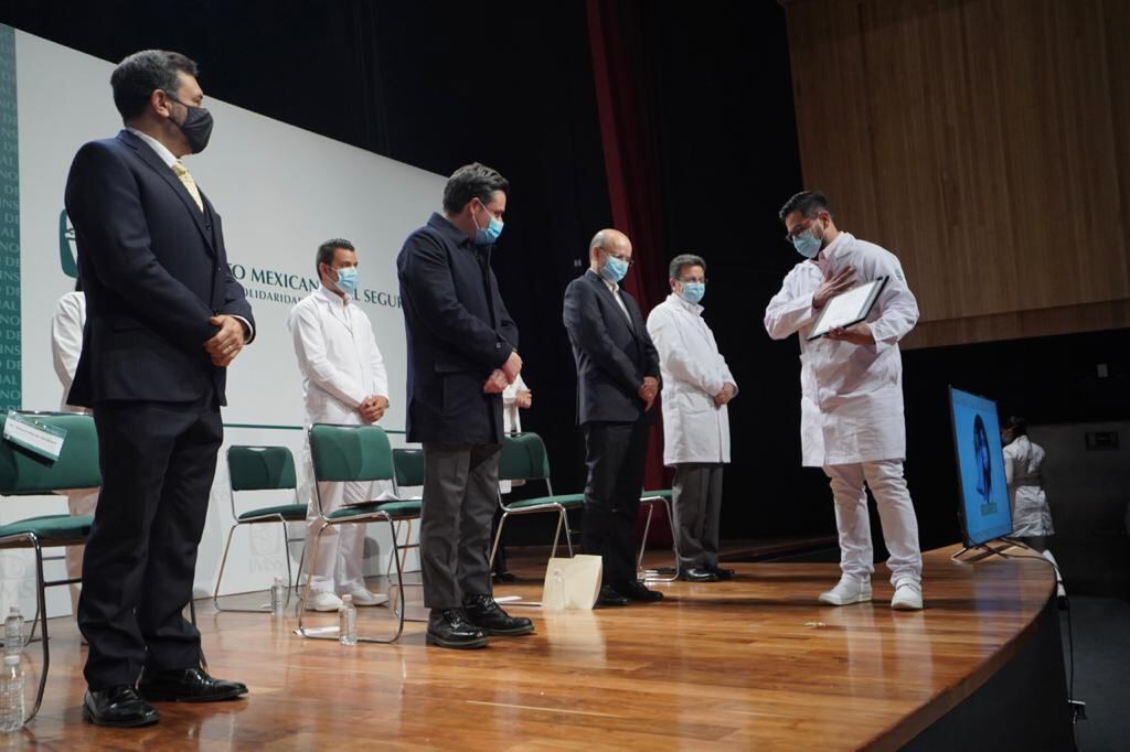 Médicos especialistas del IMSS
