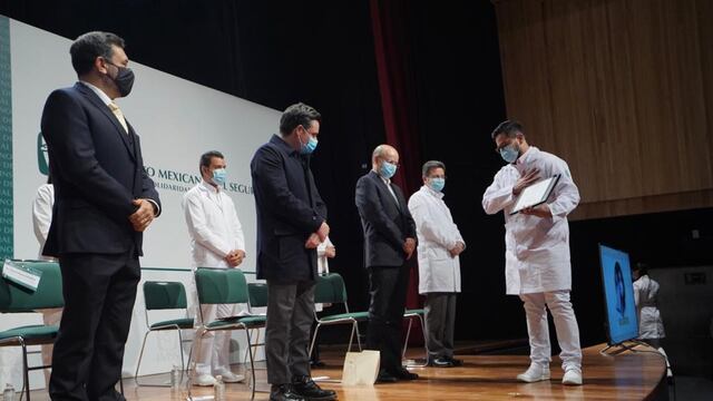 Médicos especialistas del IMSS