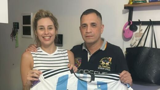 Expareja de un campeón del mundo con Argentina vende medalla del Mundial para pagar renta