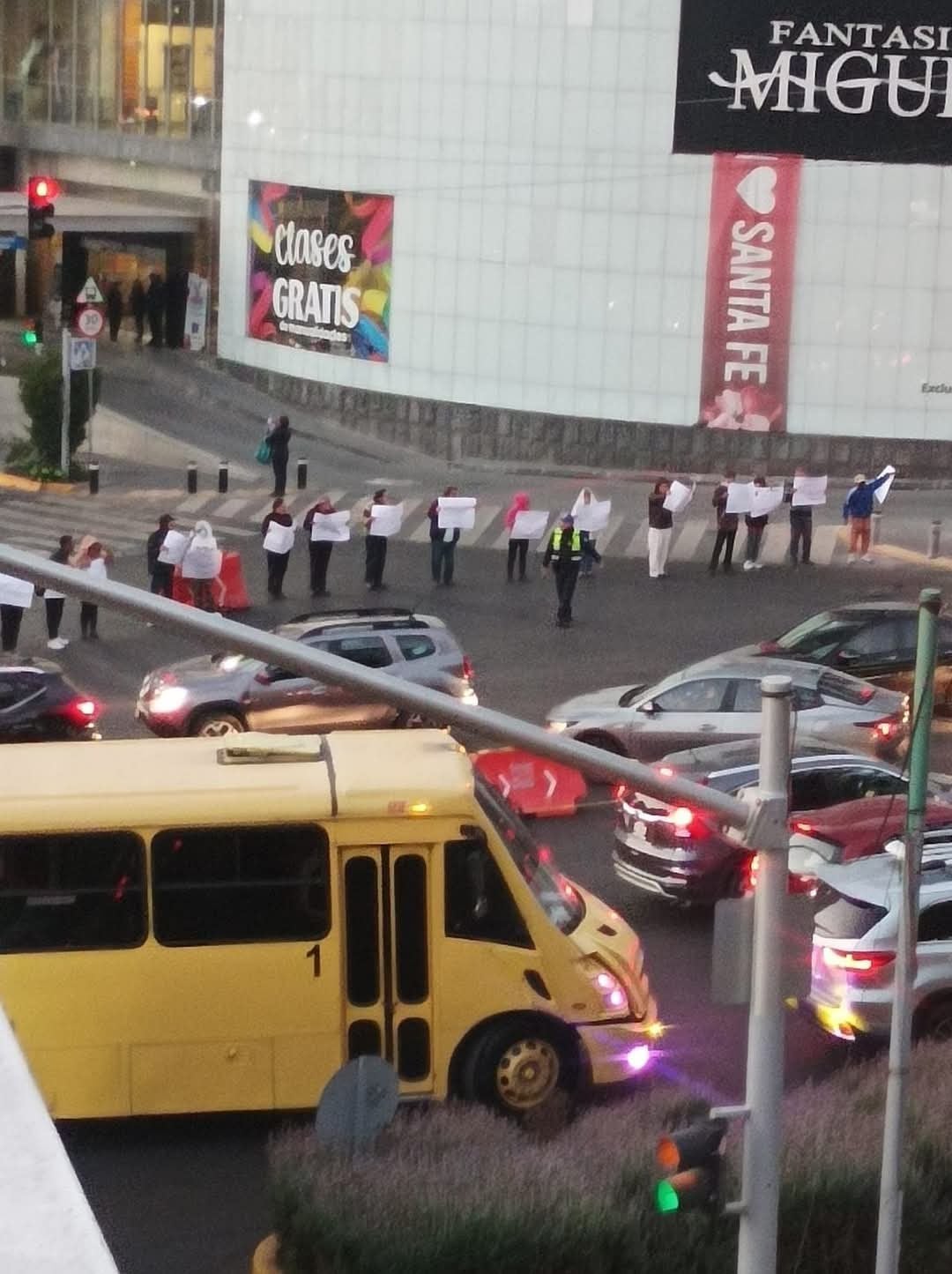 Bloqueo en autopista México-Toluca