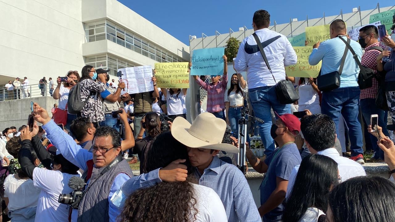 Protesta en la UG por justicia para Ángel