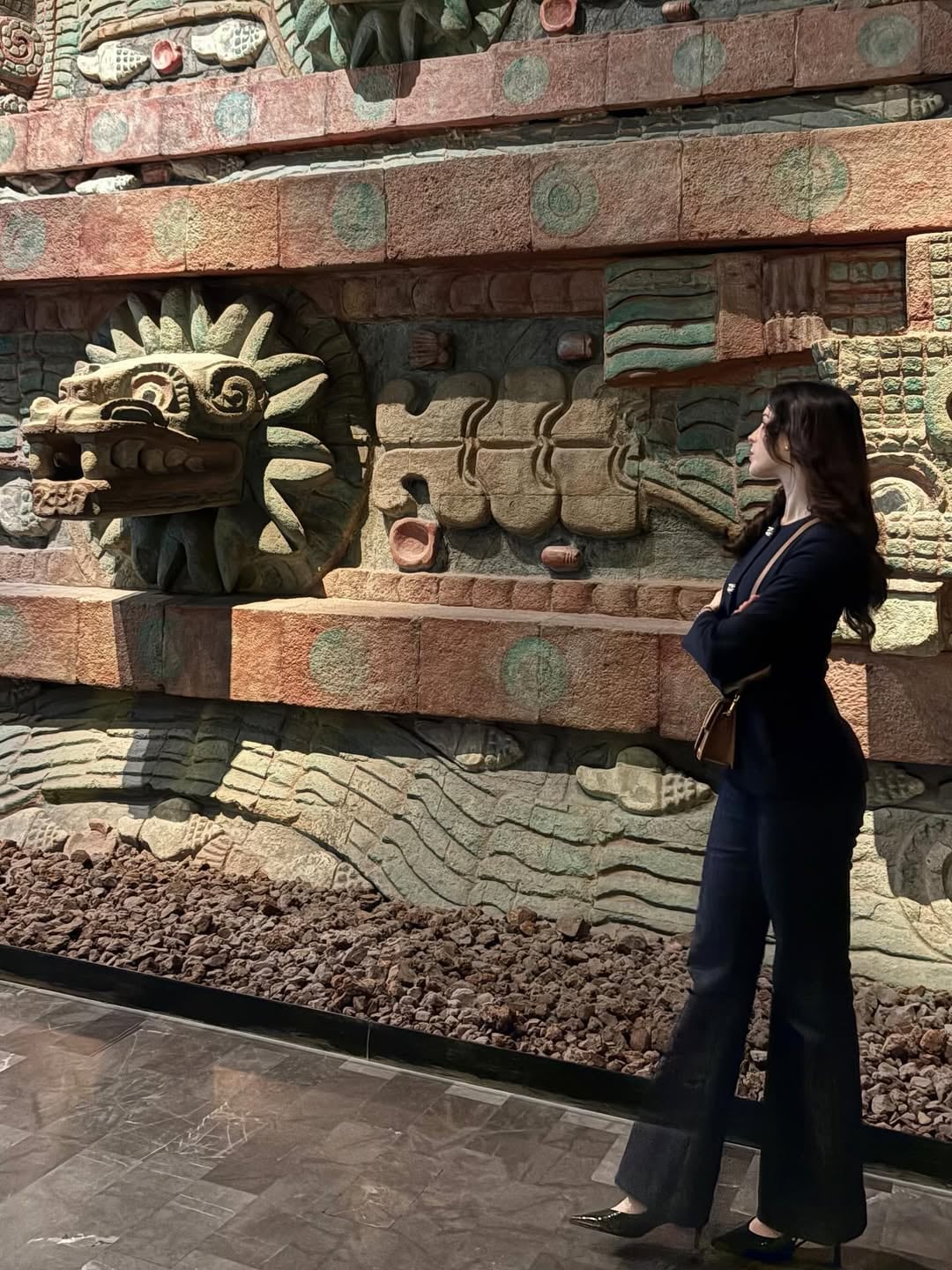 Fátima Bosch visita el Museo de Antropología en CDMX.