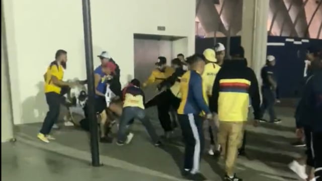 fans del américa golpean a fans de Rayados de Monterrey