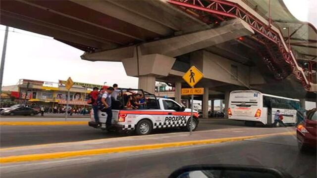En varios municipios del área metropolitana fueron utilizadas unidades policíacas para dar el servicio de transporte gratuito.