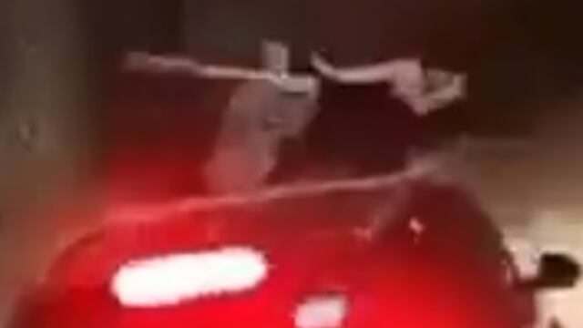 VIDEO: Policía de Oaxaca golpea a mujer con un palo