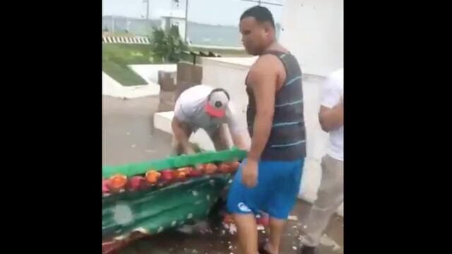 Los fuertes vientos provocaron la caída de la figura religiosa