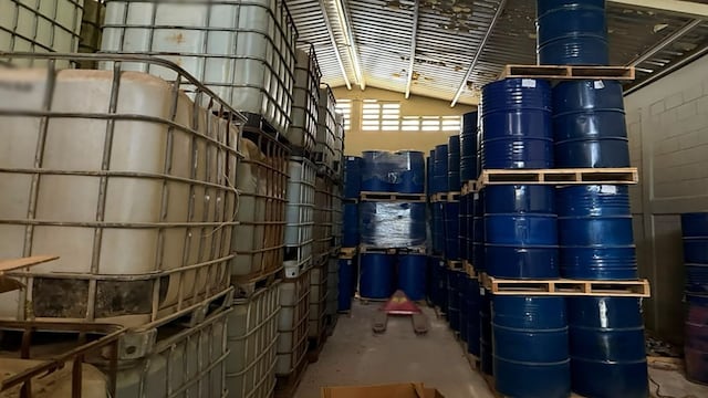 Autoridades reportan decomiso histórico de metanfetamina líquida en Los Mochis, Sinaloa