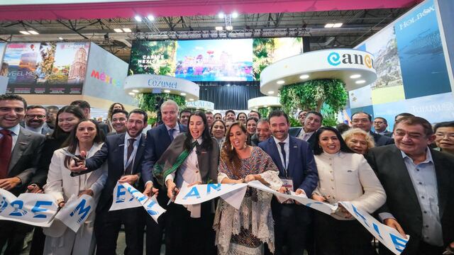 Mara Lezama y Josefina Rodríguez cortan listón del Pabellón Caribe Mexicano