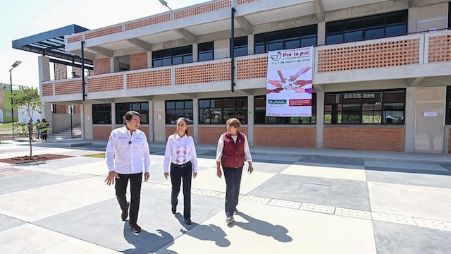 Plan Oriente concluye construcción de seis bachilleratos tecnológicos.