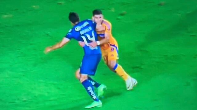 Jugada polémica en el Tigres vs América.