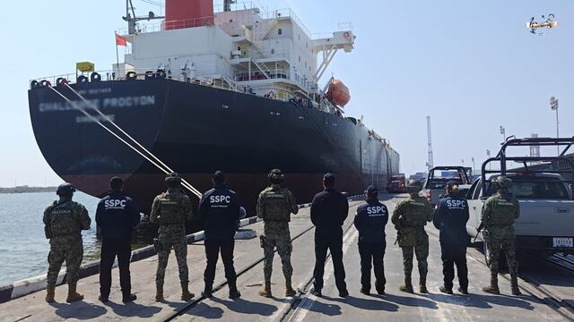 Buque conn huachicol en Tamaulipas